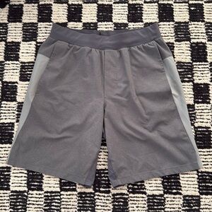 Men’s Gray LuluLemon Athletic Shorts Size M